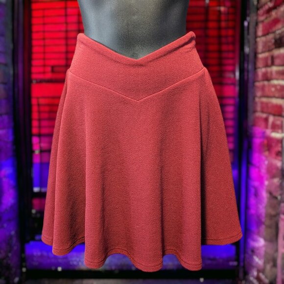 Red Ladies Skirt - Picture 1 of 6